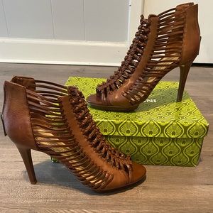 Gianni Bini caged heels